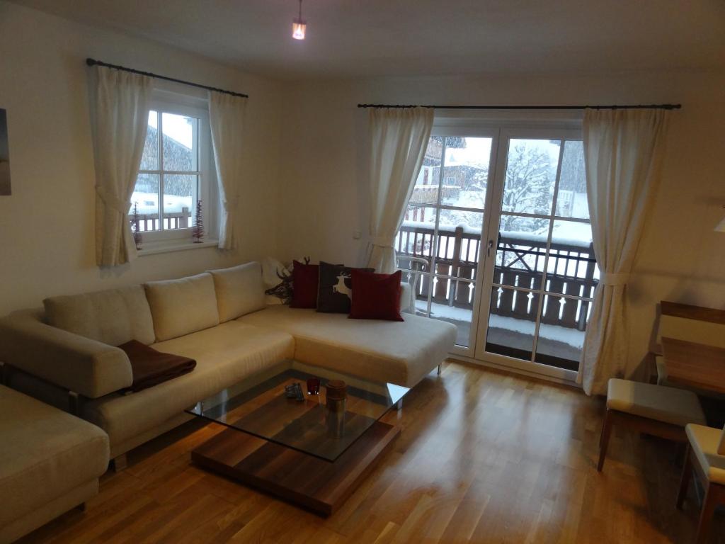 Posedenie v ubytovaní EXCLUSIVE APARTMENTS - inclusive Zell am See-Kaprun Sommerkarte und unbegrenztem Tauern SPA Eintritt