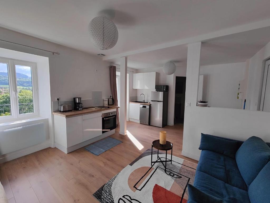 Photo de la galerie de l'établissement T2 refait à neuf, calme avec vue, au Puy-en-Velay