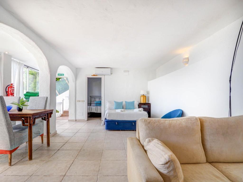 A seating area at Zen Villa by Hello Homes Sitges