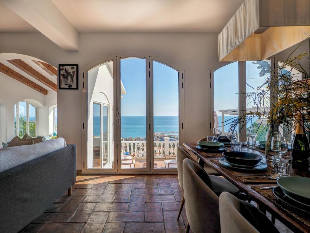 A general sea view or a sea view taken from A villát