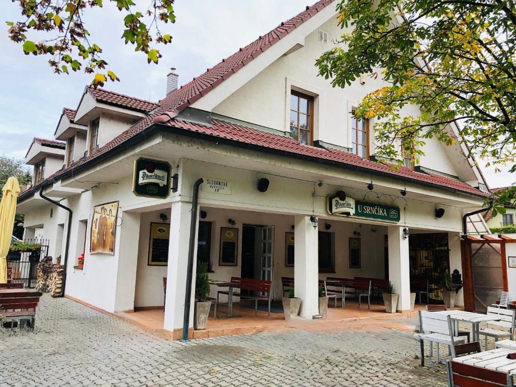 The building in which a vendégházakat is located