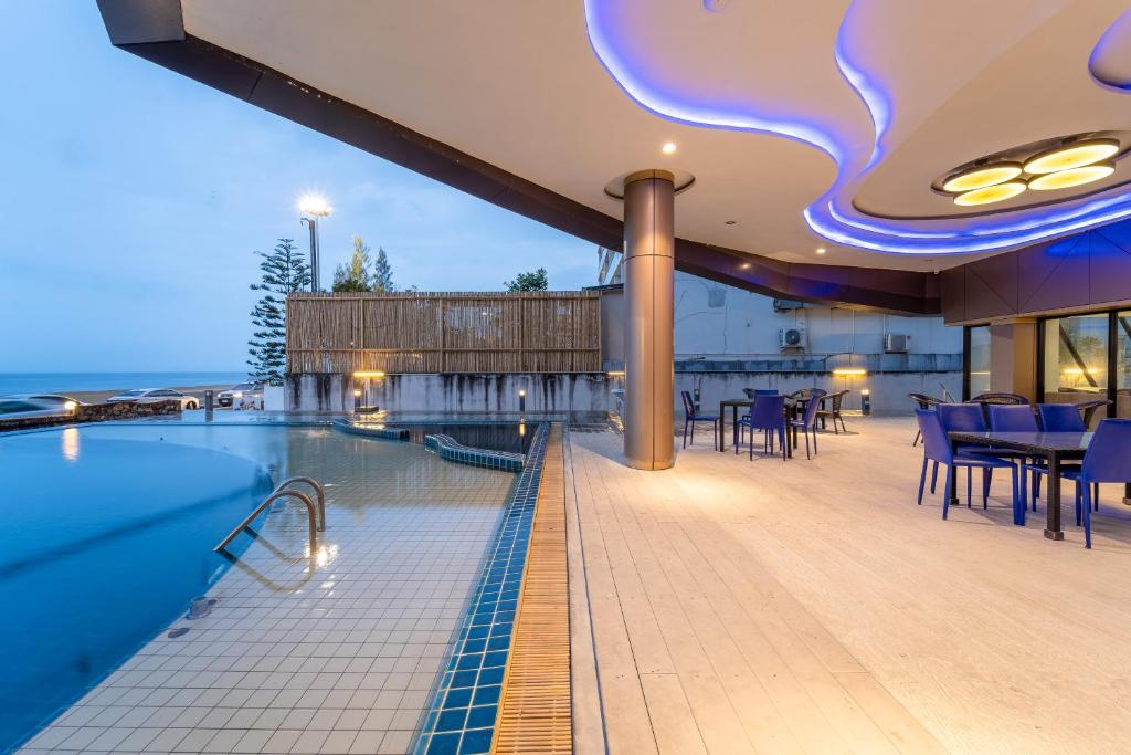 Rodina Beach Hotel - Resim 6