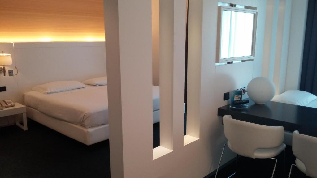 iH Hotels Roma Z3 - Resim 13