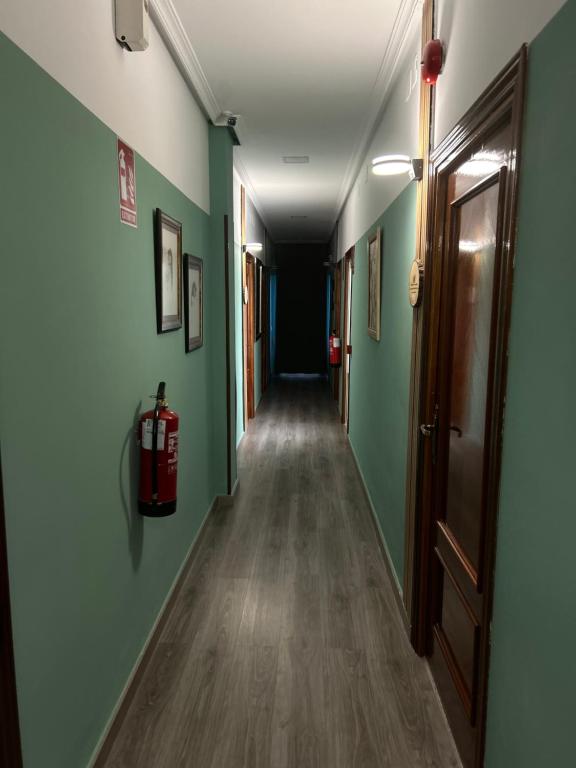 Hostal imperio - Vierpersoonskamer Met Eigen Badkamer