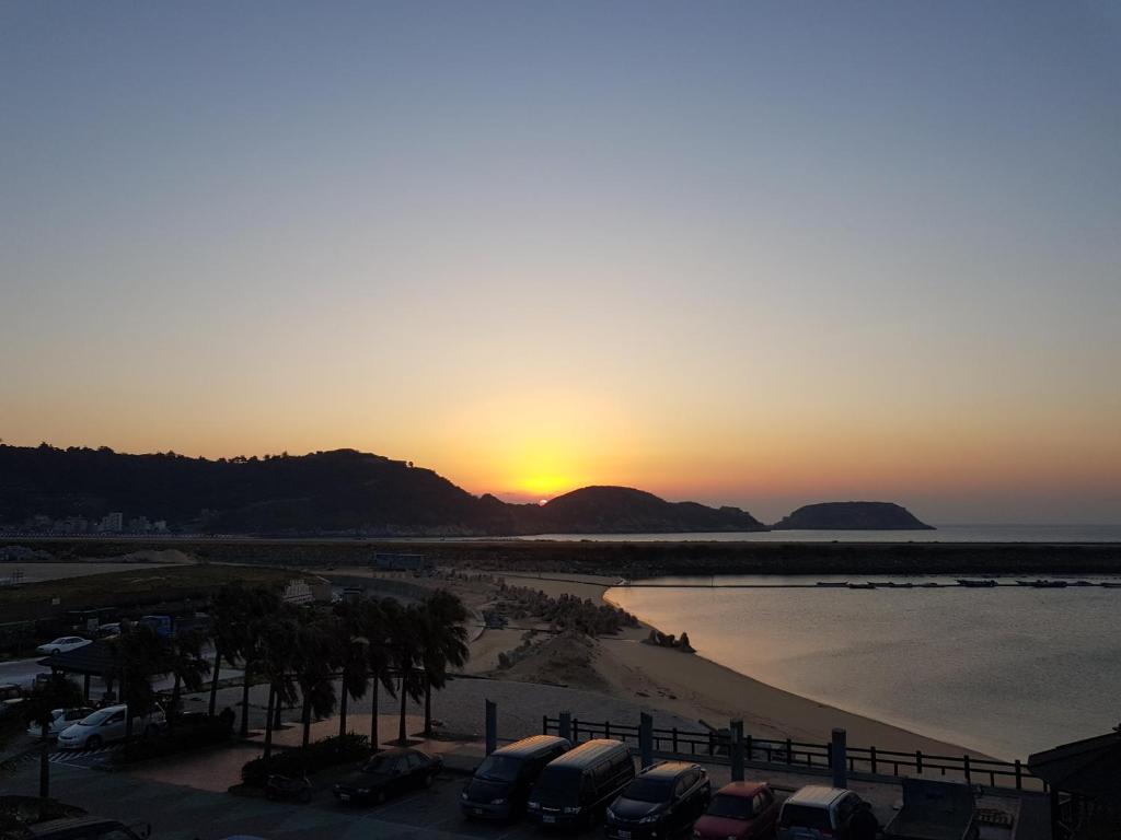 芹壁五家村民宿評價、藍眼淚導覽、手作早餐、接送服務 – 海景秘境體驗 - 照片 11