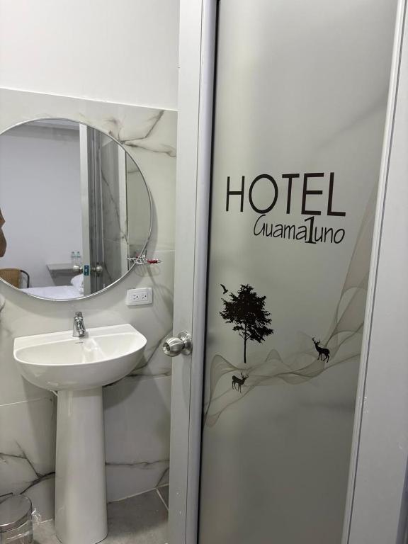 Koupelna v ubytování Hotel Guamaluno