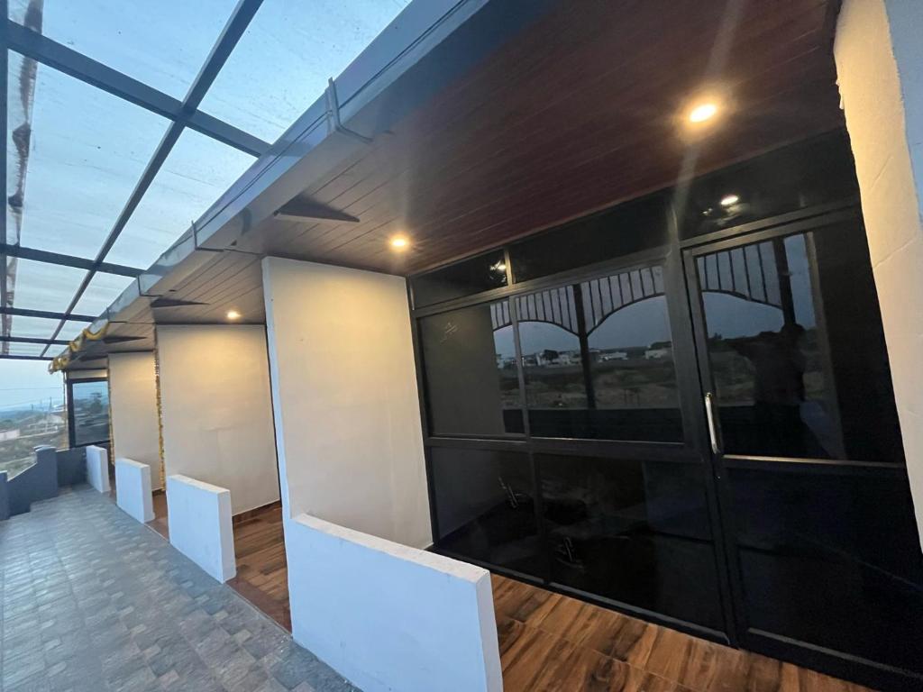 Balkón nebo terasa v ubytování Da Java 18 hostel and Homestay Chikmagalur