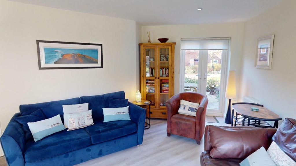 Honeybee Cottage - Part of the The Bay Filey Holiday Village with pool, gym and direct beach access, pub, restaurant, tennis and meadows walks 5