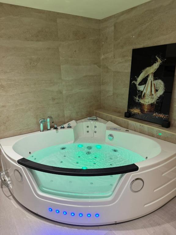 Spa Suite Loft - Kamer Met Kingsize Bed En Spabad