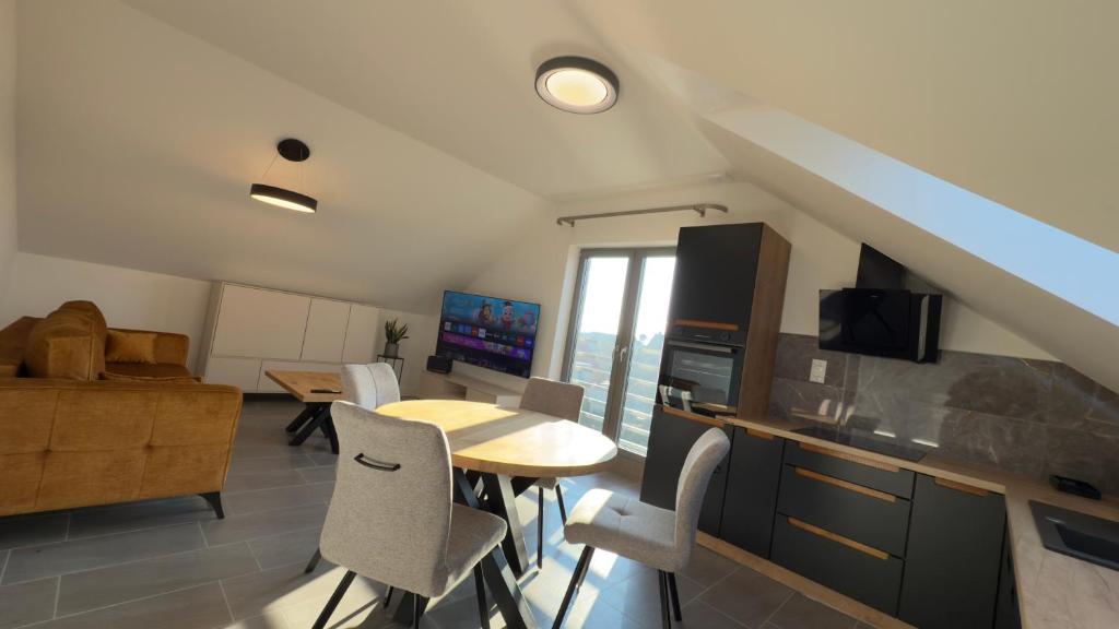 Apartamenty - Dobrej Nocy - Two-Bedroom Deluxe Apartment