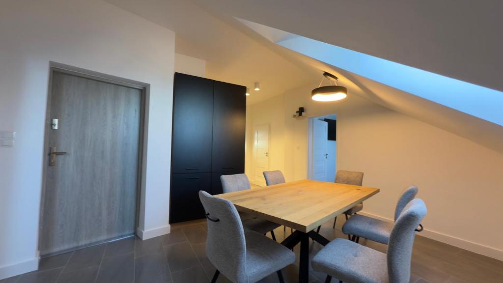 Apartamenty - Dobrej Nocy - Three-Bedroom Premium Apartment With Balcony