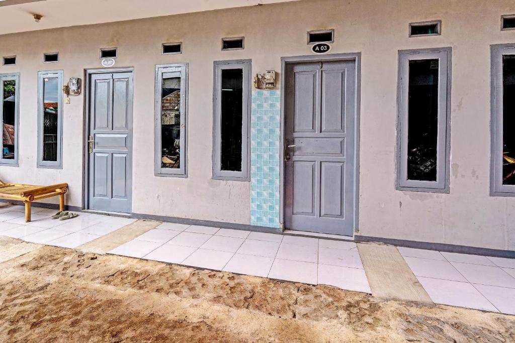 Exteriér nebo vchod ubytování OYO 92269 Arjuna Homestay