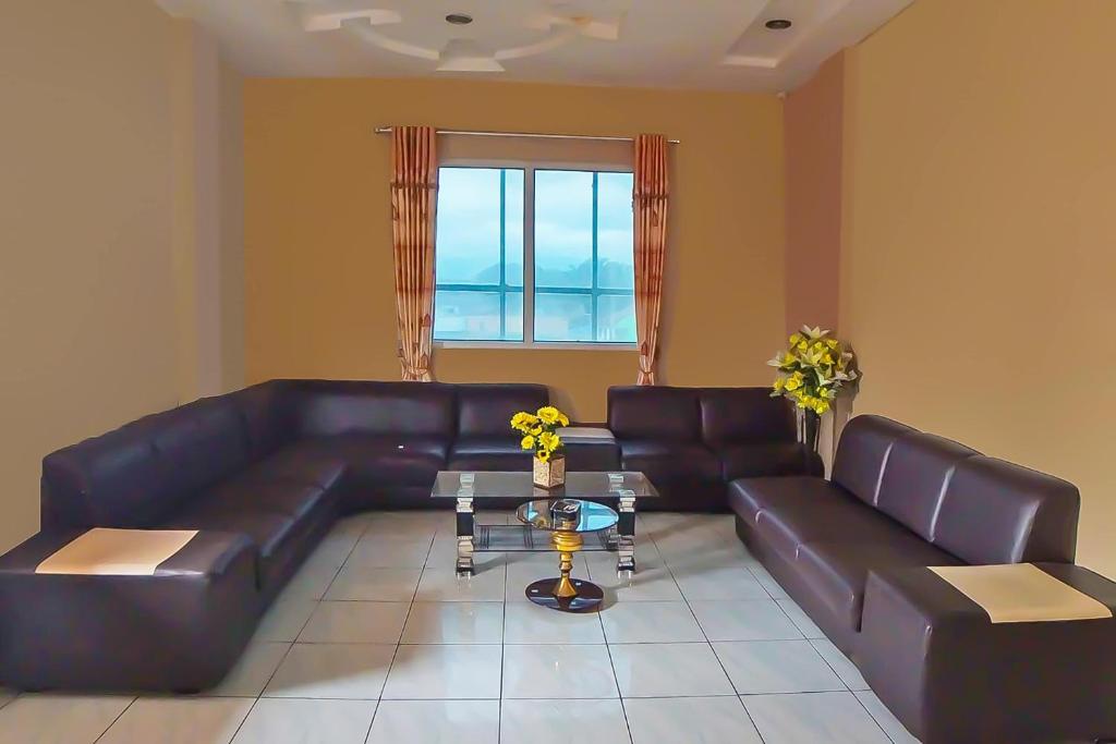 OYO 92463 Deli Hotel Medan - Hizvo