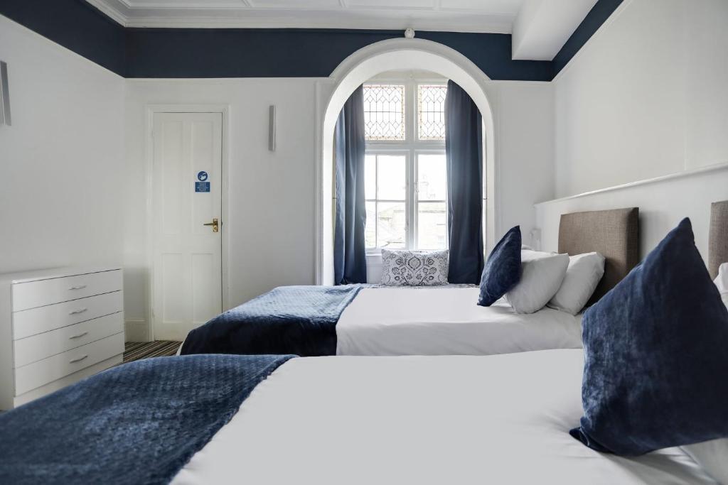Lord Kitcheners Guest House - Standard Double Or Twin Room With Sea View