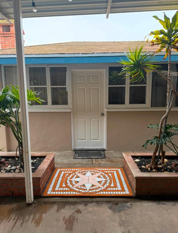 Seaside Adventure Lodging - Deluxe Queen Studio
