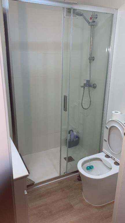 A bathroom at Sunshine Balcony- La Caleta