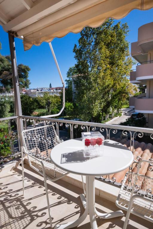 Balkón nebo terasa v ubytování Eva Beach Hotel Lefkada ΙΙ