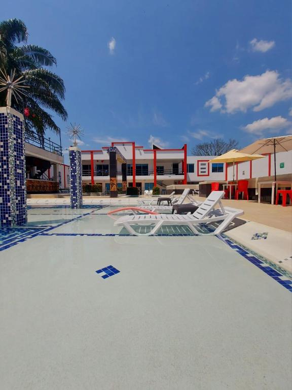 Bazén v ubytování Bora Beach Club nebo v jeho okolí