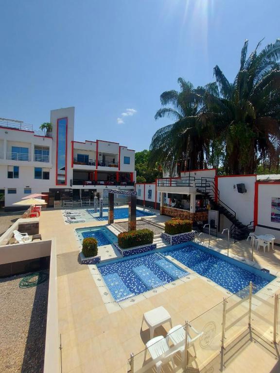 Bazén v ubytování Bora Beach Club nebo v jeho okolí