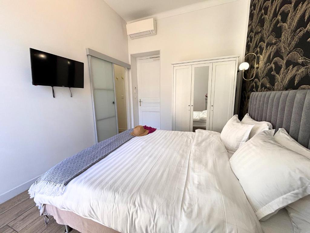 Posteľ alebo postele v izbe v ubytovaní Beautiful 4 beds & 4 baths, 10min from Palais, 4 stars residence