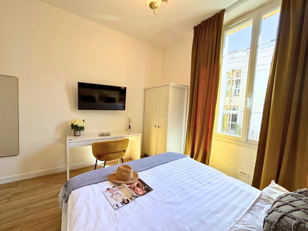 Posteľ alebo postele v izbe v ubytovaní Beautiful 4 beds & 4 baths, 10min from Palais, 4 stars residence