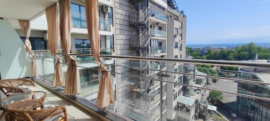 Balkón nebo terasa v ubytování Luxury Sea Sunset Deluxe Apartment