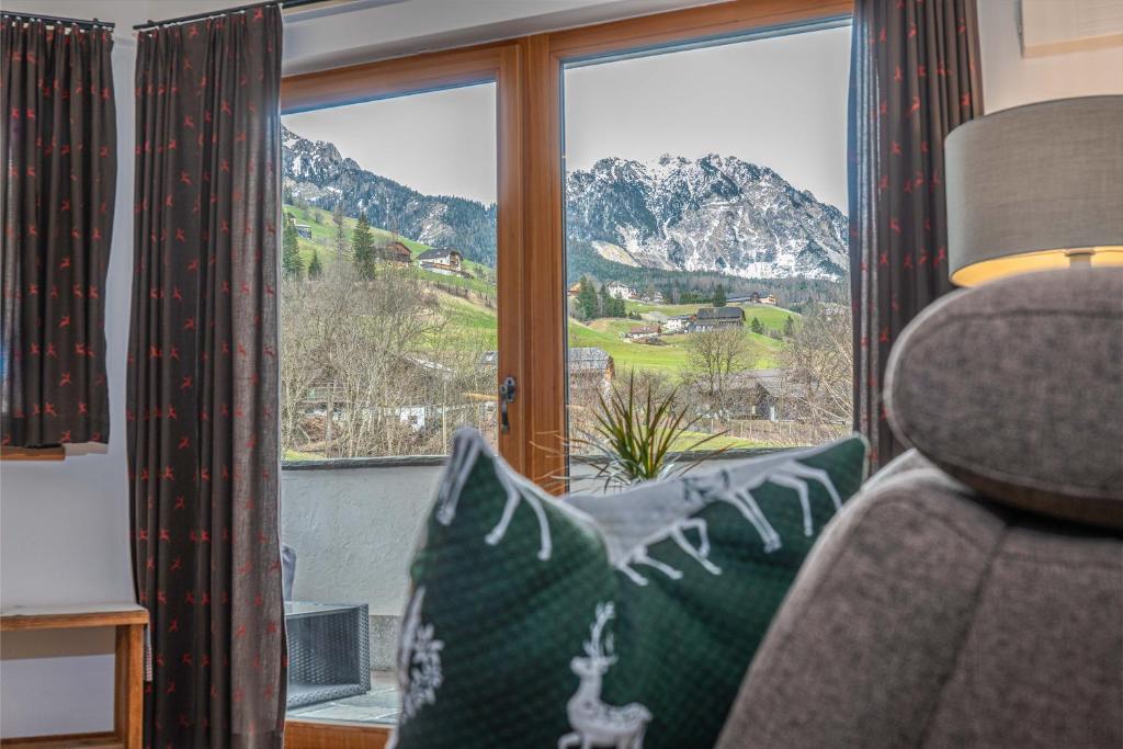 Nespecifikovaný výhled na hory nebo výhled na hory při pohledu z aparthotelu