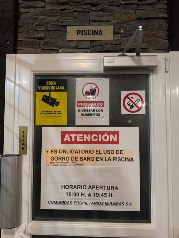 Certifikát, hodnocení, plakát nebo jiný dokument vystavený v ubytování miramar elite ski con parking Sierra Nevada