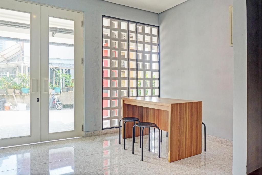 Fotografie z fotogalerie ubytování Capital O 92765 J&b Smart Sentul v destinaci Bogor
