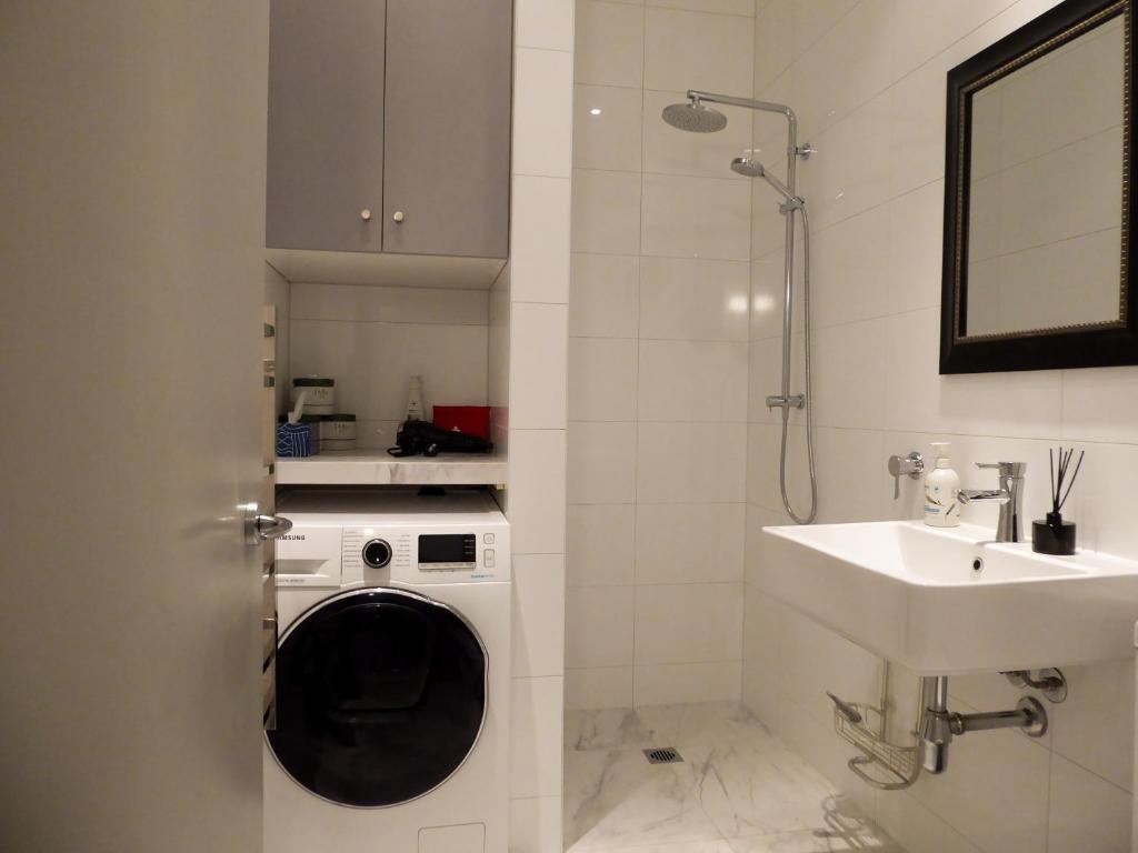 Vintage meets vogue, Auckland CBD - Resim 3