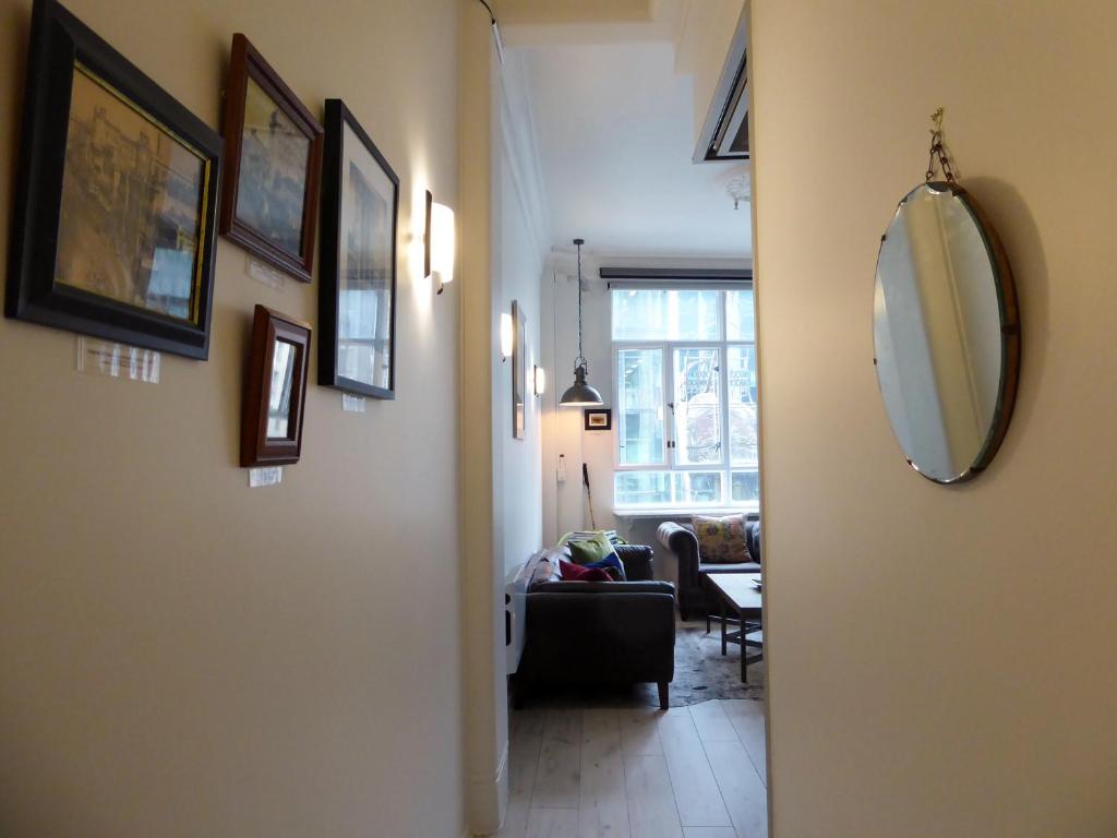 Vintage meets vogue, Auckland CBD - Resim 9