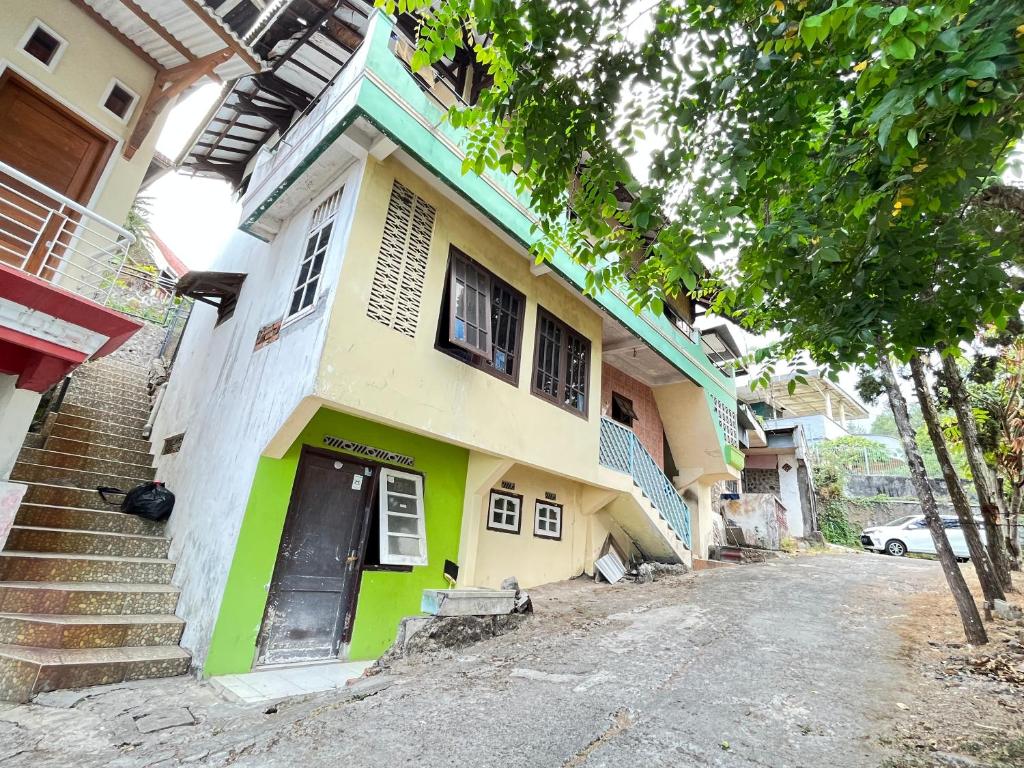Tòa nhà nơi khách sạn tọa lạc