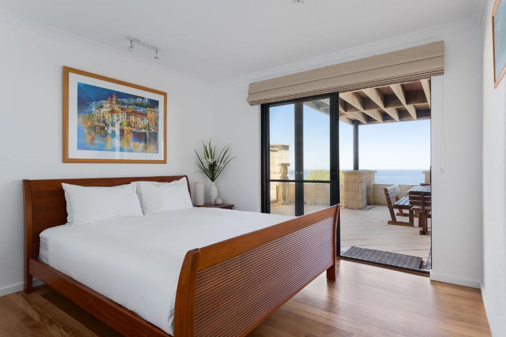 Postel nebo postele na pokoji v ubytování Ocean Views I Private Properties
