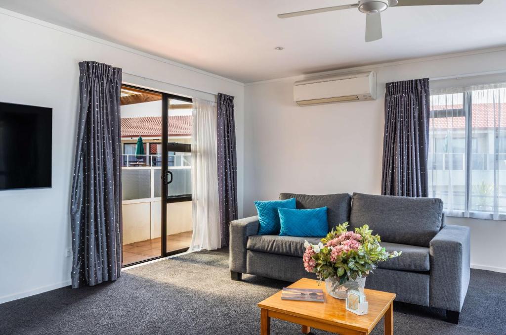 Ika Nui Taupo - Resim 4