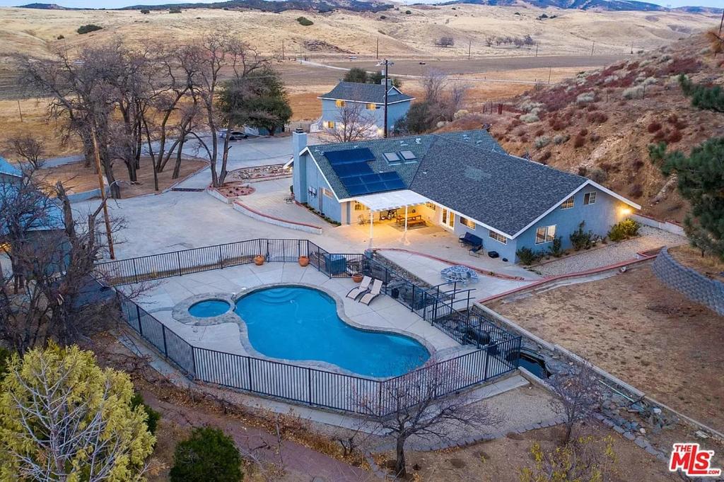 an overhead view of a house with a swimming pool at Amazing Escape near LA Meditation Room, Game room, Hot Tub, Pool in Leona Valley