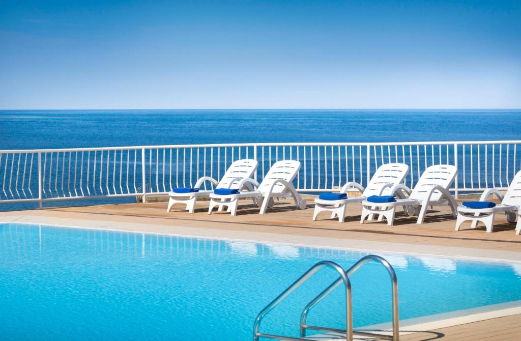 Piscina di Mobile Homes Casapini in FKK Camping Solaris o nelle vicinanze