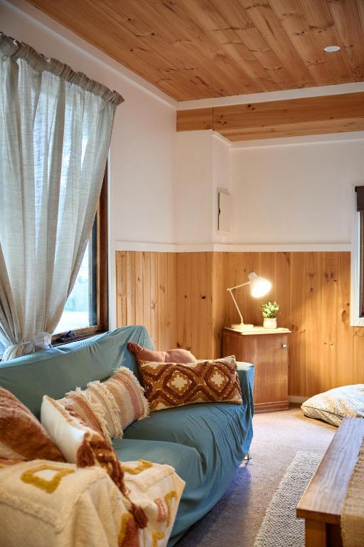 Area soggiorno di Rustic Treehouse - Aireys Inlet