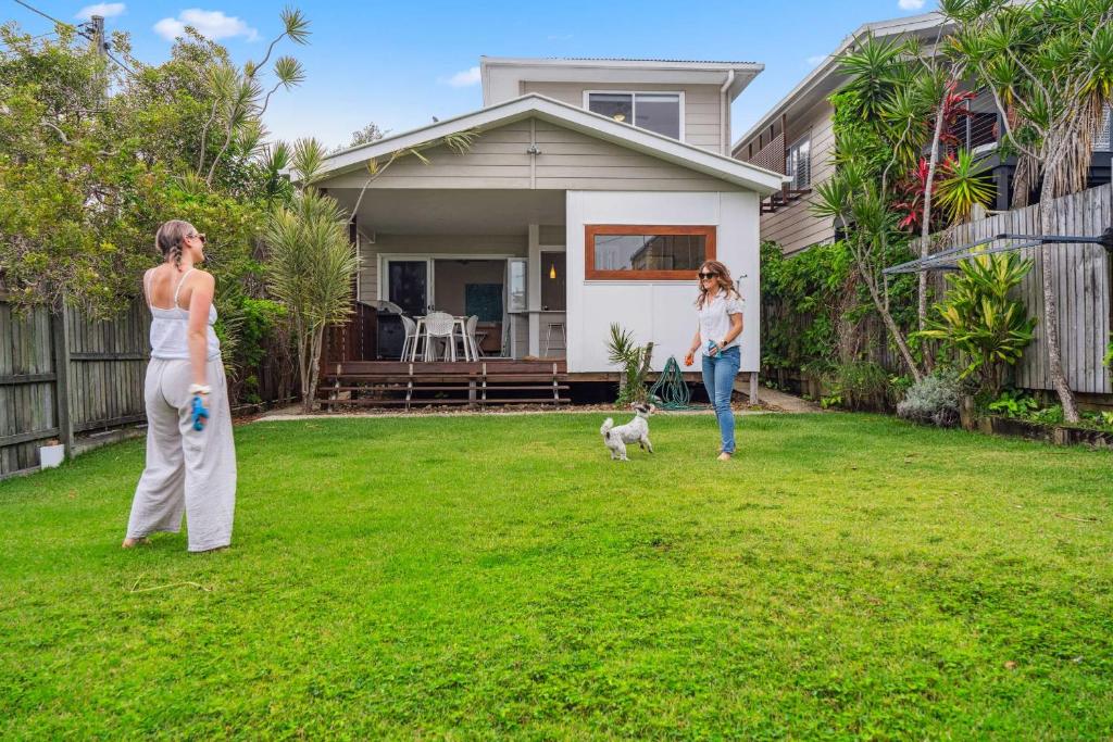 Zahrada ubytování Tooway Beach House Walk to beach & Pet-friendly