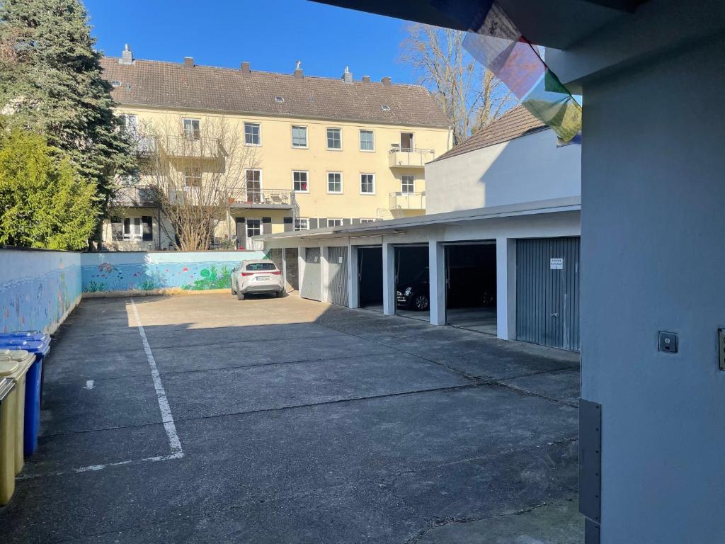 500 Miles Apartments - 17