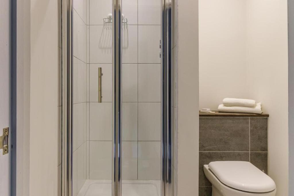 OYO Ruby Pub & Hotel - Resim 8