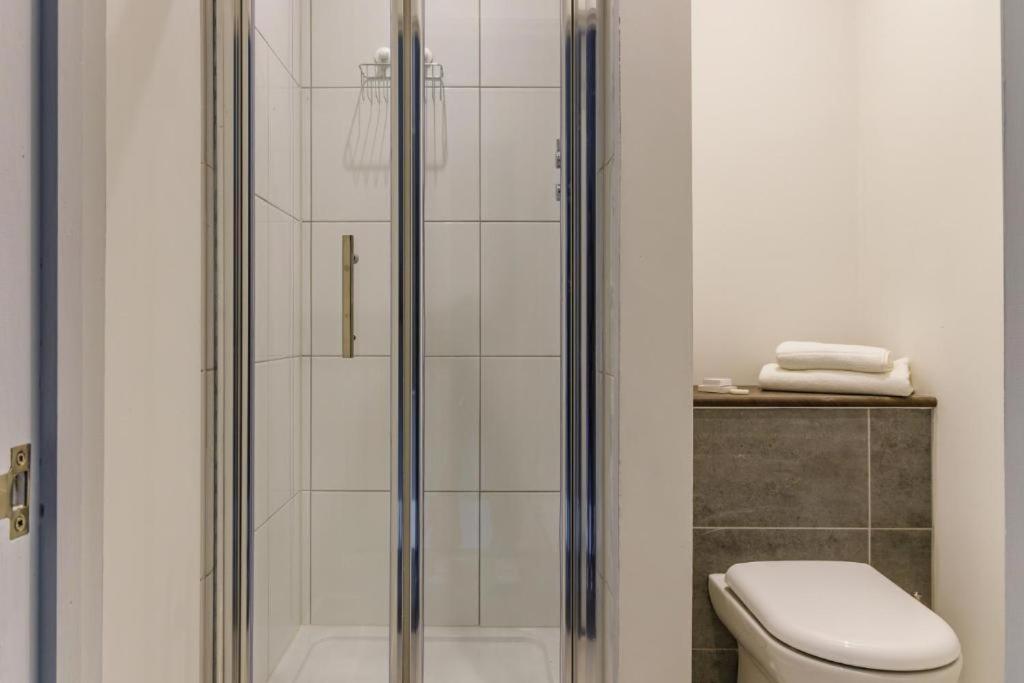 OYO Ruby Pub & Hotel - Resim 12