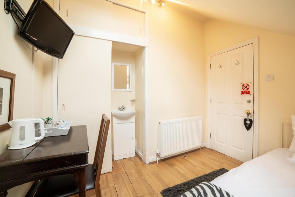 OYO Lonsdale Guest House - Resim 14