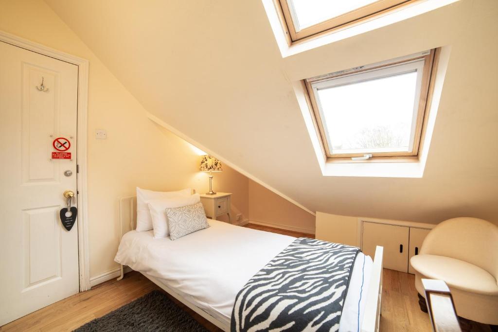 OYO Lonsdale Guest House - Resim 13