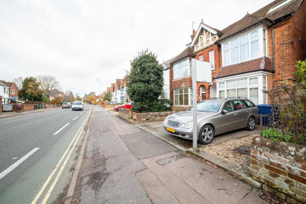 OYO Lonsdale Guest House - Resim 9