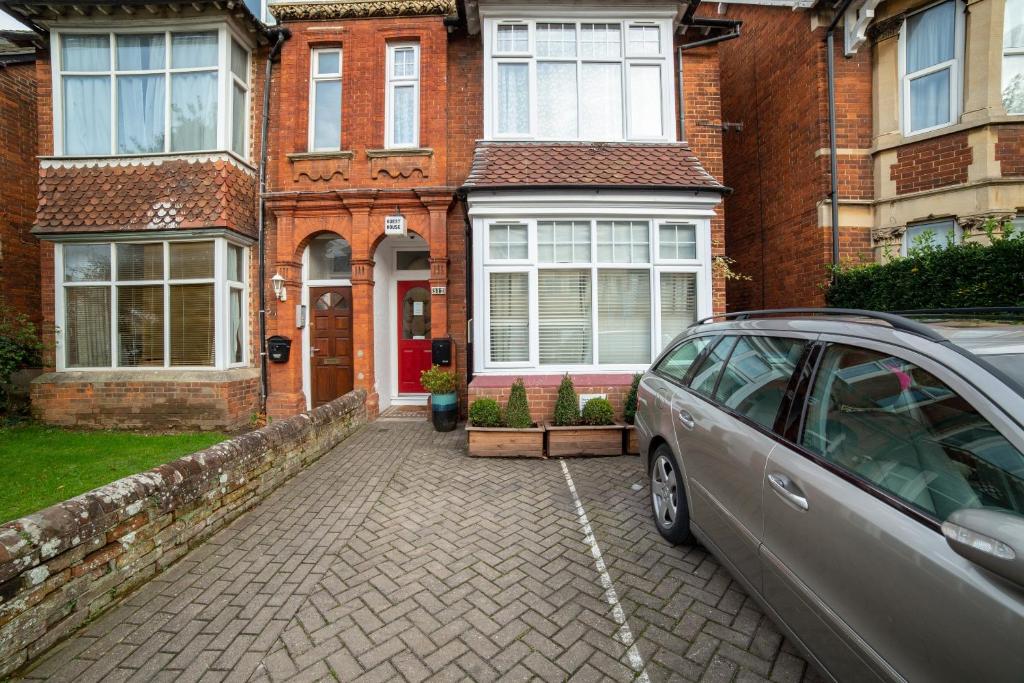 OYO Lonsdale Guest House - Resim 10