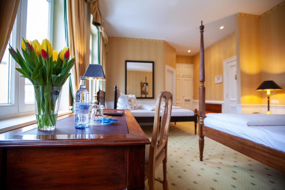 Hotel Niederländischer Hof - Triple Room