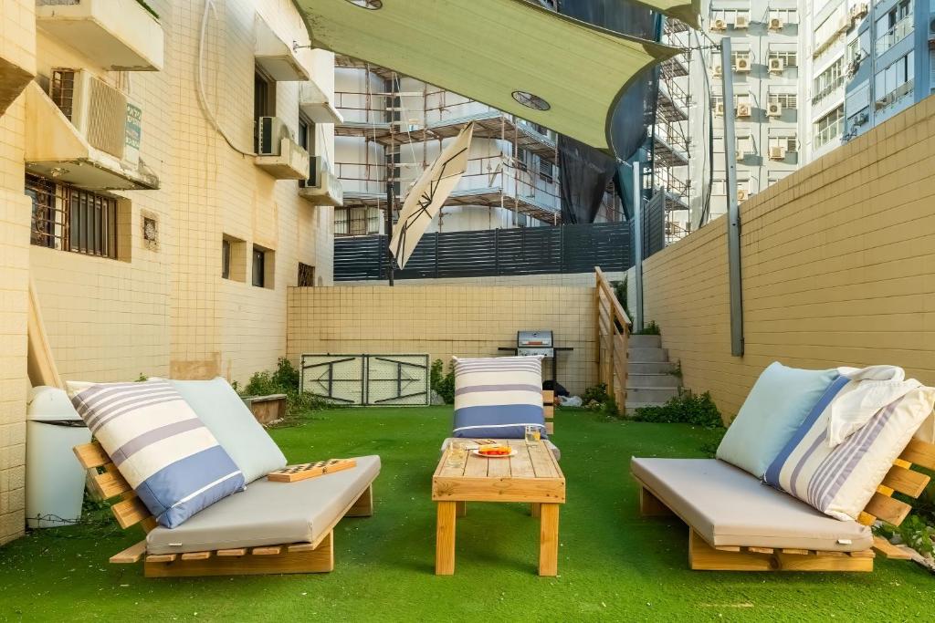 Posezení v ubytování Netanya Beachfront Bliss Apartments by Sea N' Rent