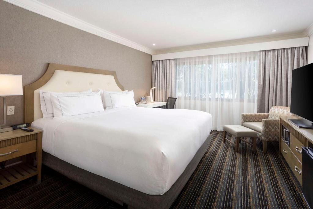 Holiday Inn San Diego Bayside, an IHG Hotel - 