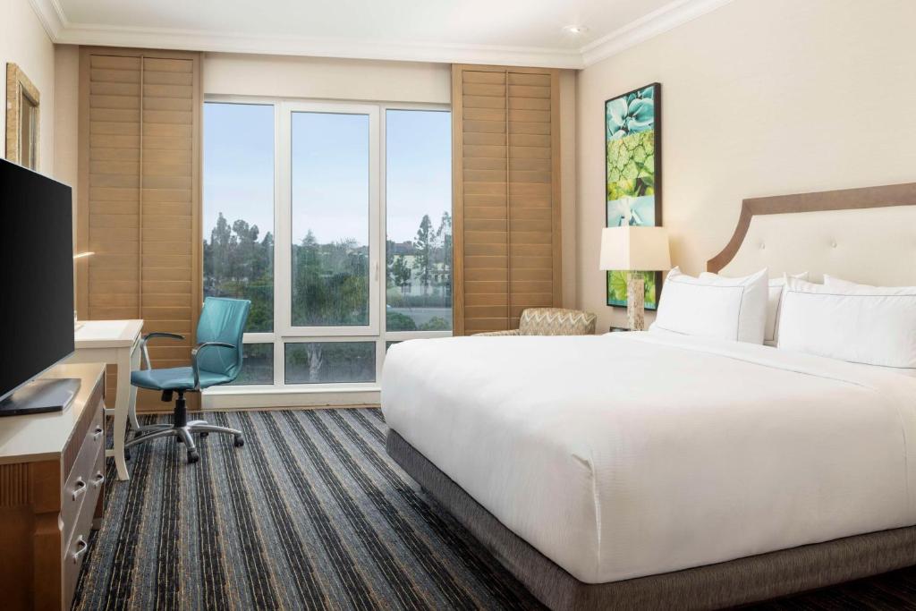Holiday Inn San Diego Bayside, an IHG Hotel - 