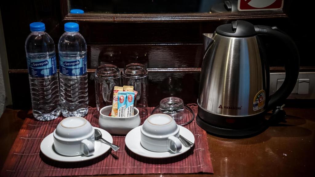 Hemingway's Hotel - Resim 23